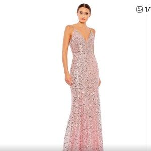 Mac Duggal NWT EMBELLISHED PLUNGE NECK SLEEVELESS TRUMPET GOWN in Rose size 10